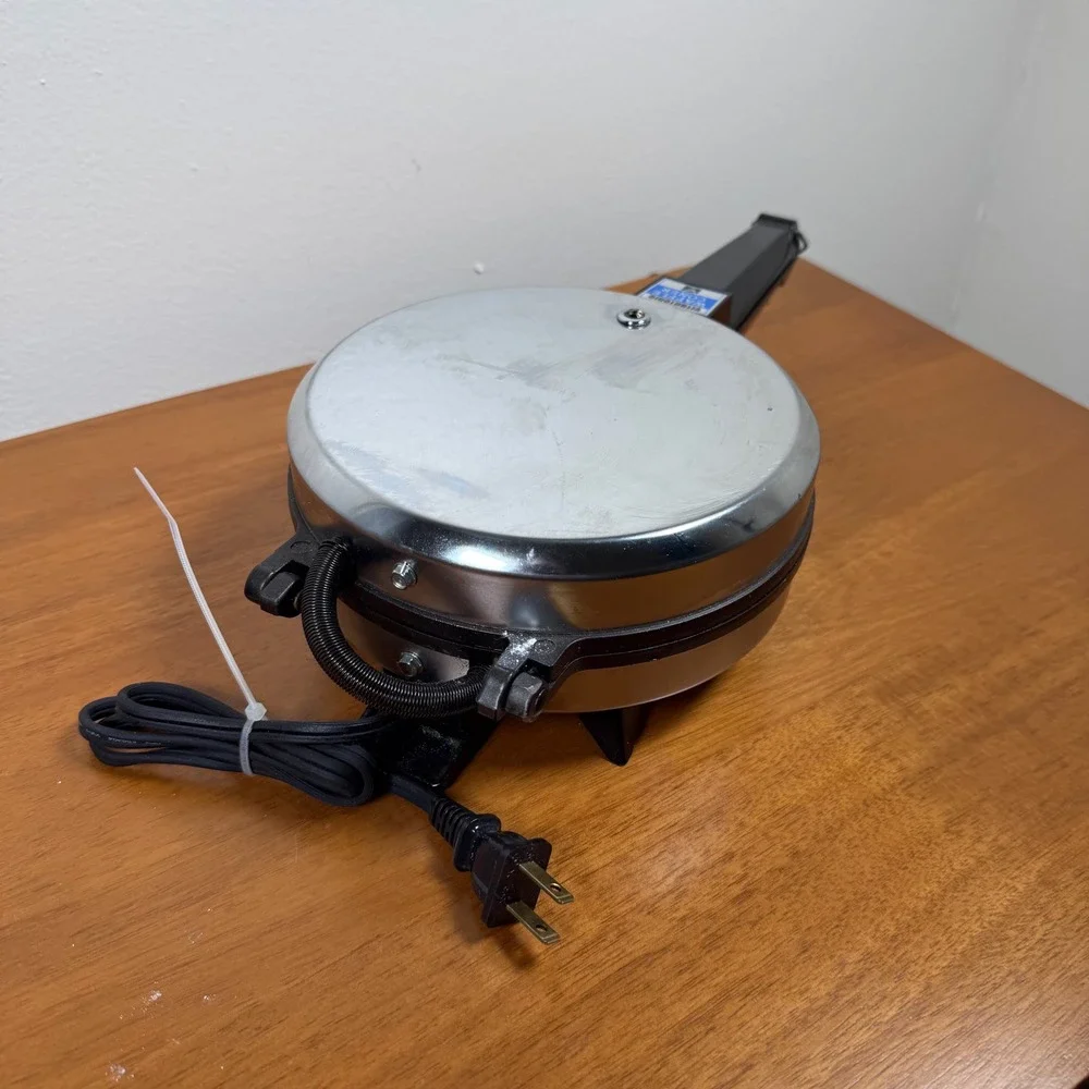 Vitantonio Waffle Coner Waffle Cone Maker 700 NS Vintage Waffle Coner TESTED